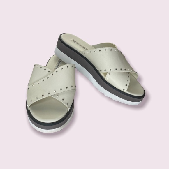 Charles David Cream Leather Silver Studded Crisscross Strap Platform Sandals - Picture 1 of 11